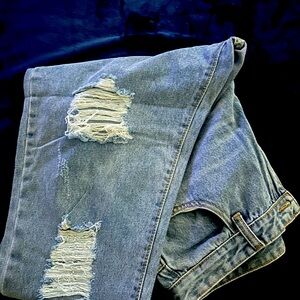 Women’s distressed jeans